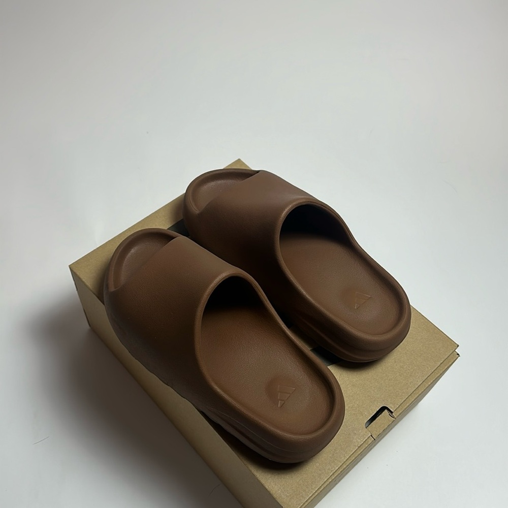 Yeezy Slide - Flax Core - Size 7 men